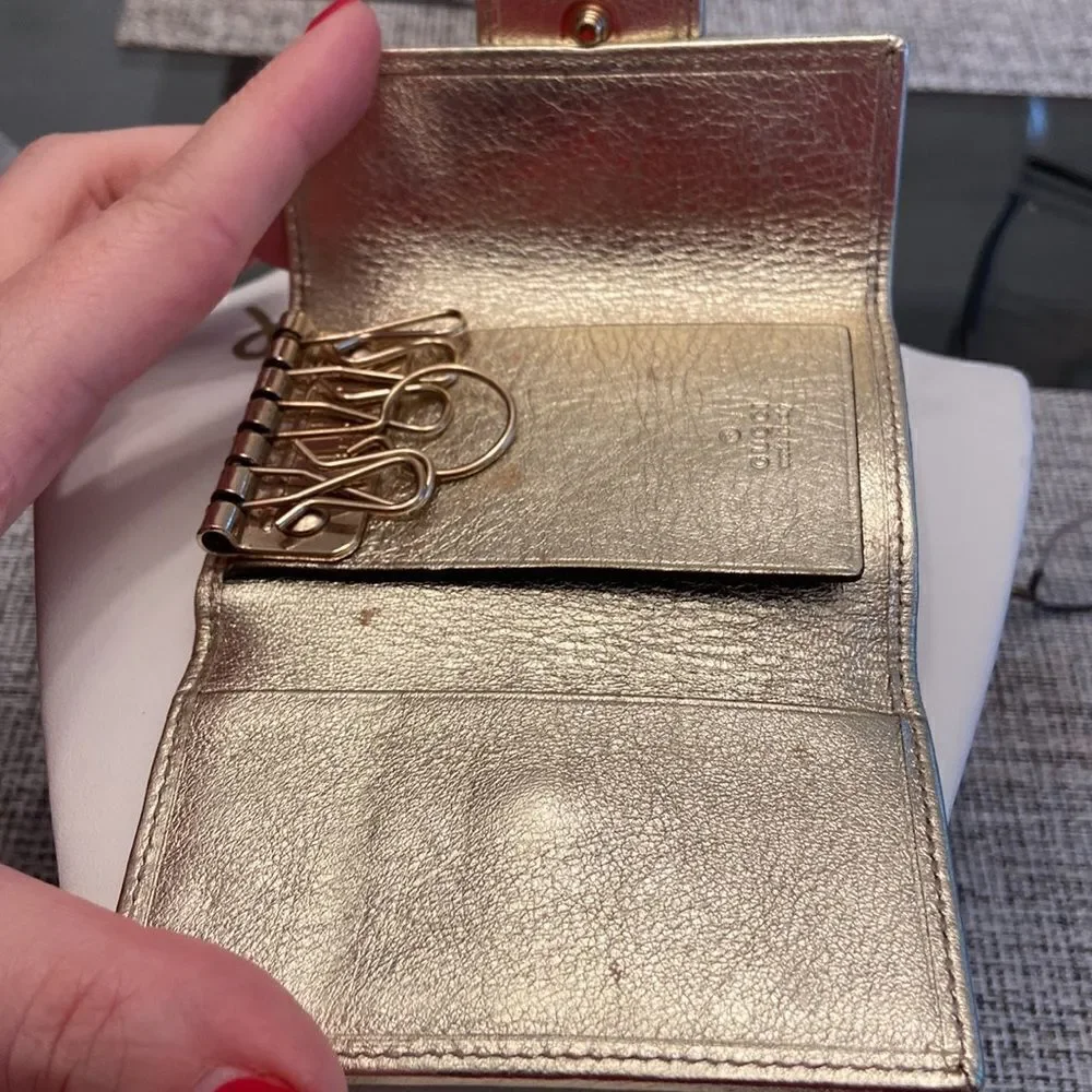 Gucci Gokd Keyhokder Impeccable condition with dust bag